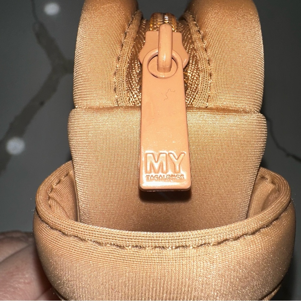 MYTAGALONGS Neoprene Organizer Pouch - Toiletry & Tech Bag - Camel/Tan - Picture 6 of 8